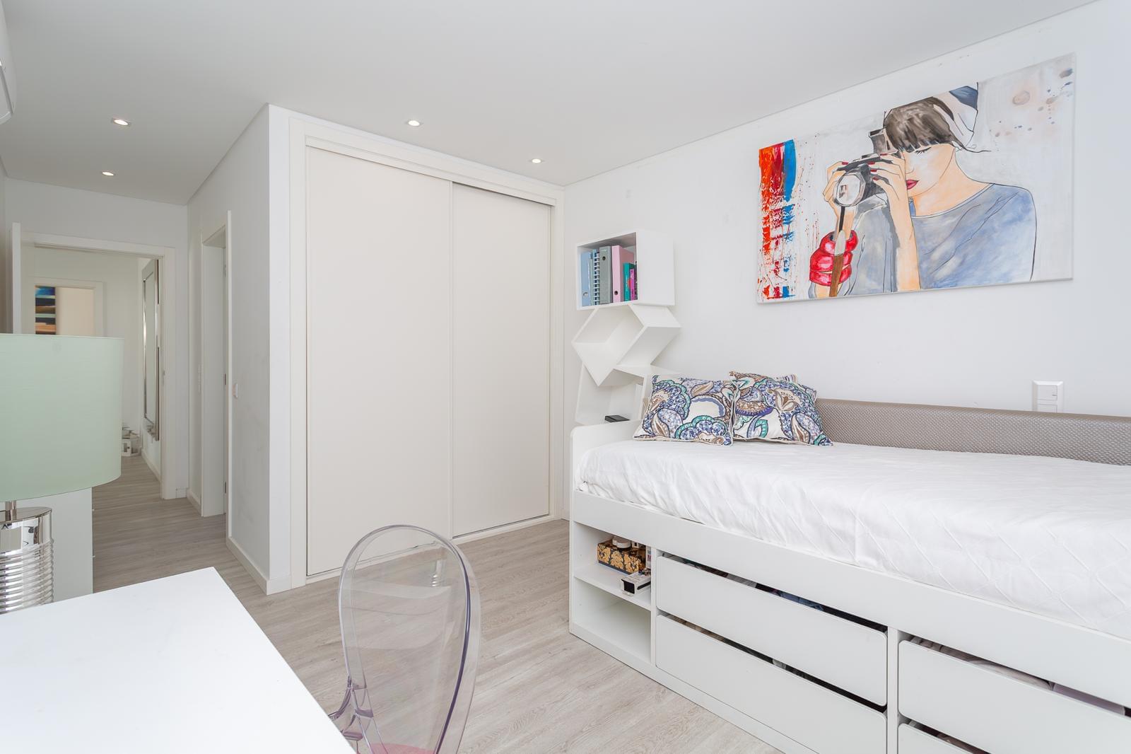 Moradia T4 + 2 com piscina, Parede, Cascais - Imagem 21