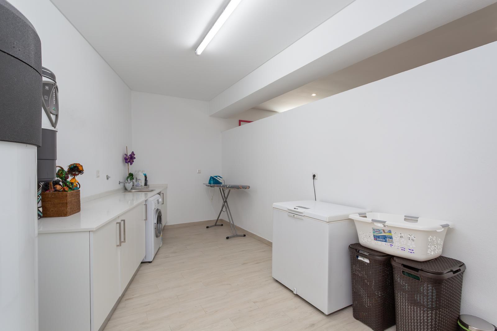 Moradia T4 + 2 com piscina, Parede, Cascais - Imagem 33