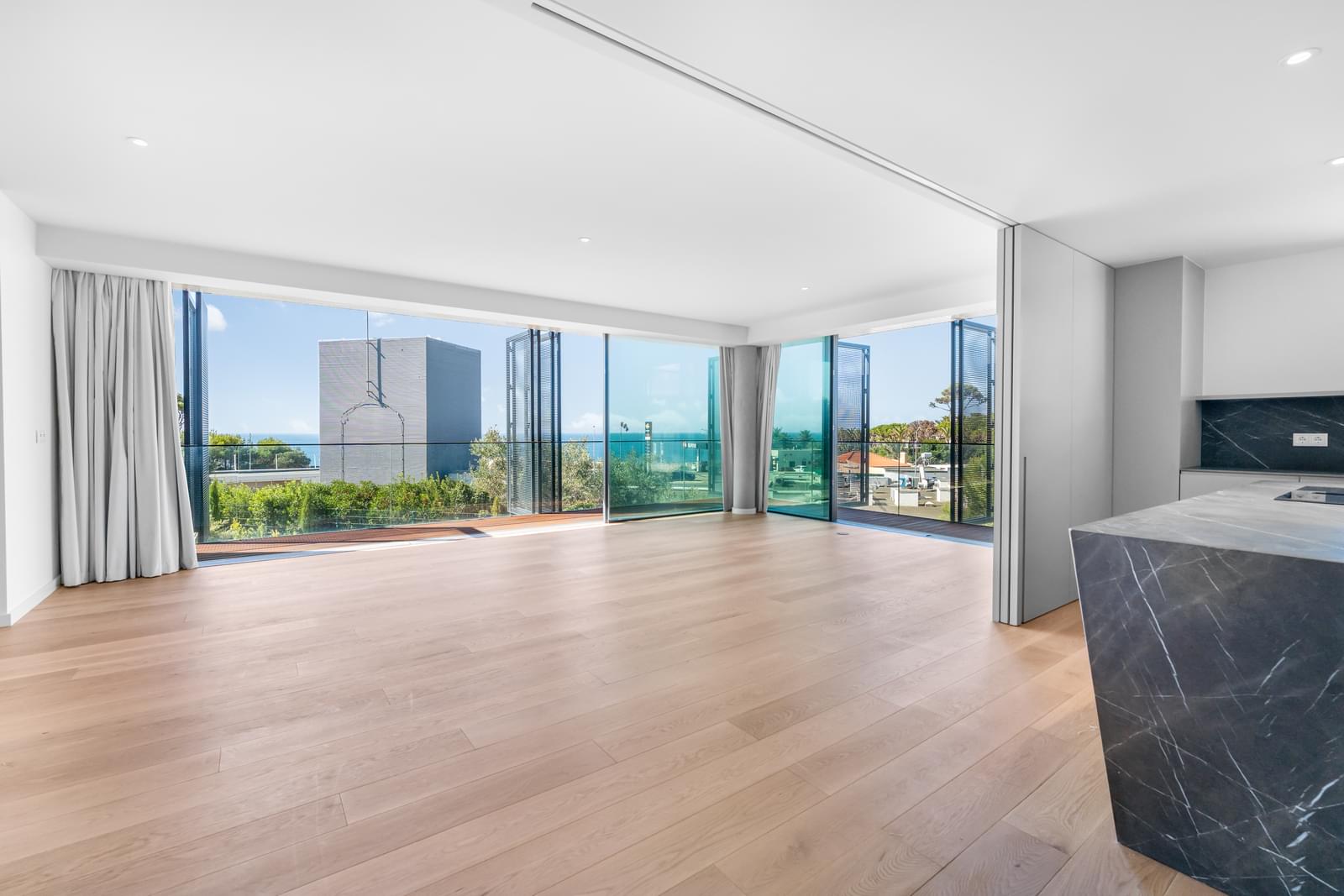 Moradia Geminada T4 + 1 com jardim, Cascais - Imagem 2