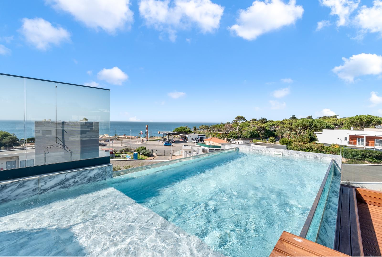Moradia Geminada T4 + 1 com jardim, Cascais - Imagem 1