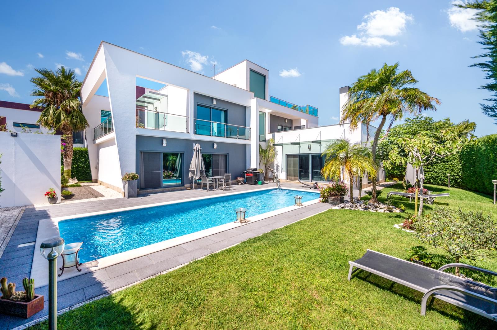 Moradia Isolada T4 com piscina, Alcochete - Imagem 1
