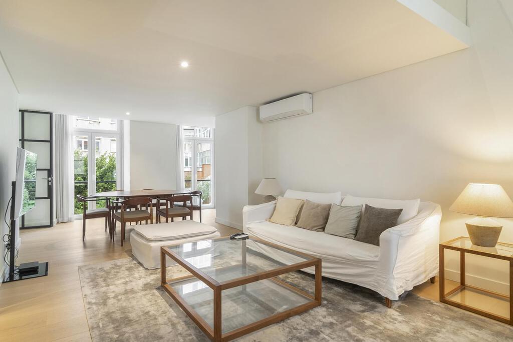 3 Bedroom Apartment with garden, Campo Mártires da Pátria, Lisboa 1740388801