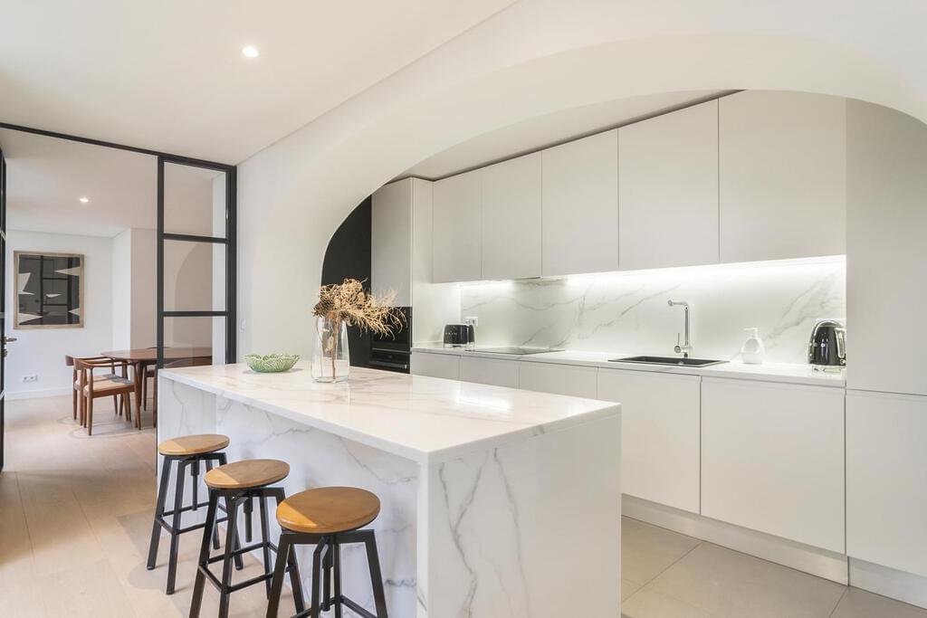 3 Bedroom Apartment with garden, Campo Mártires da Pátria, Lisboa 1740388801