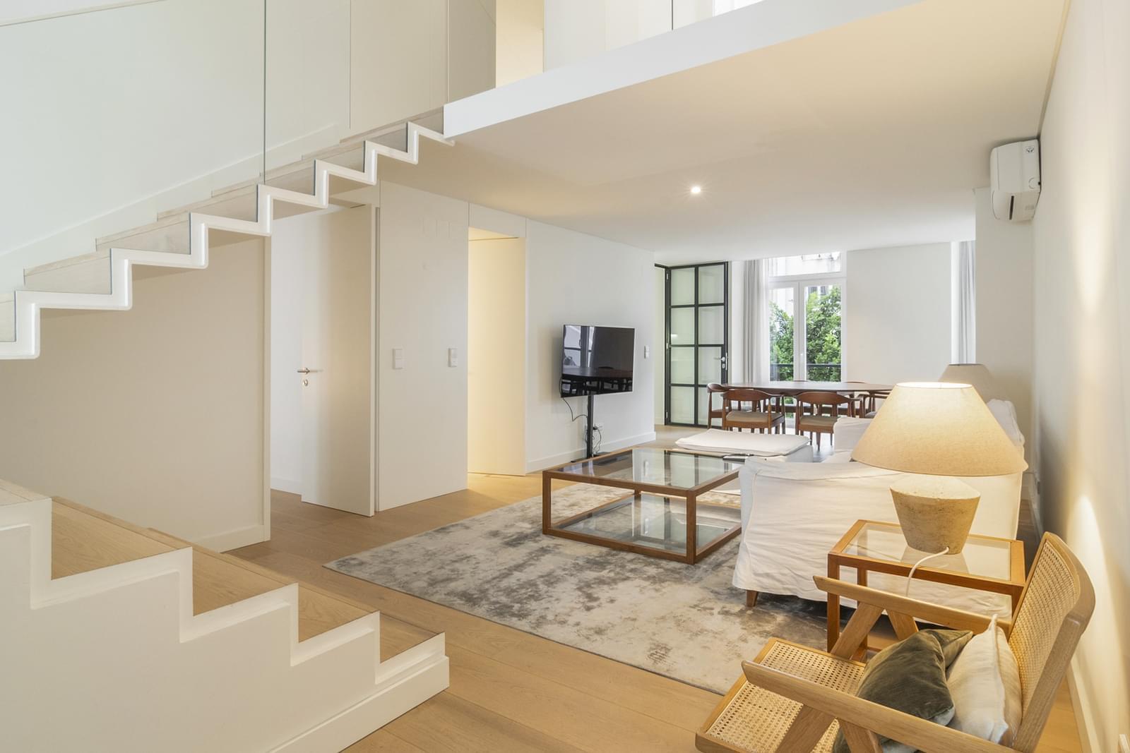 Apartamento T3 com jardim, Campo Mártires da Pátria, Lisboa - Imagem 1
