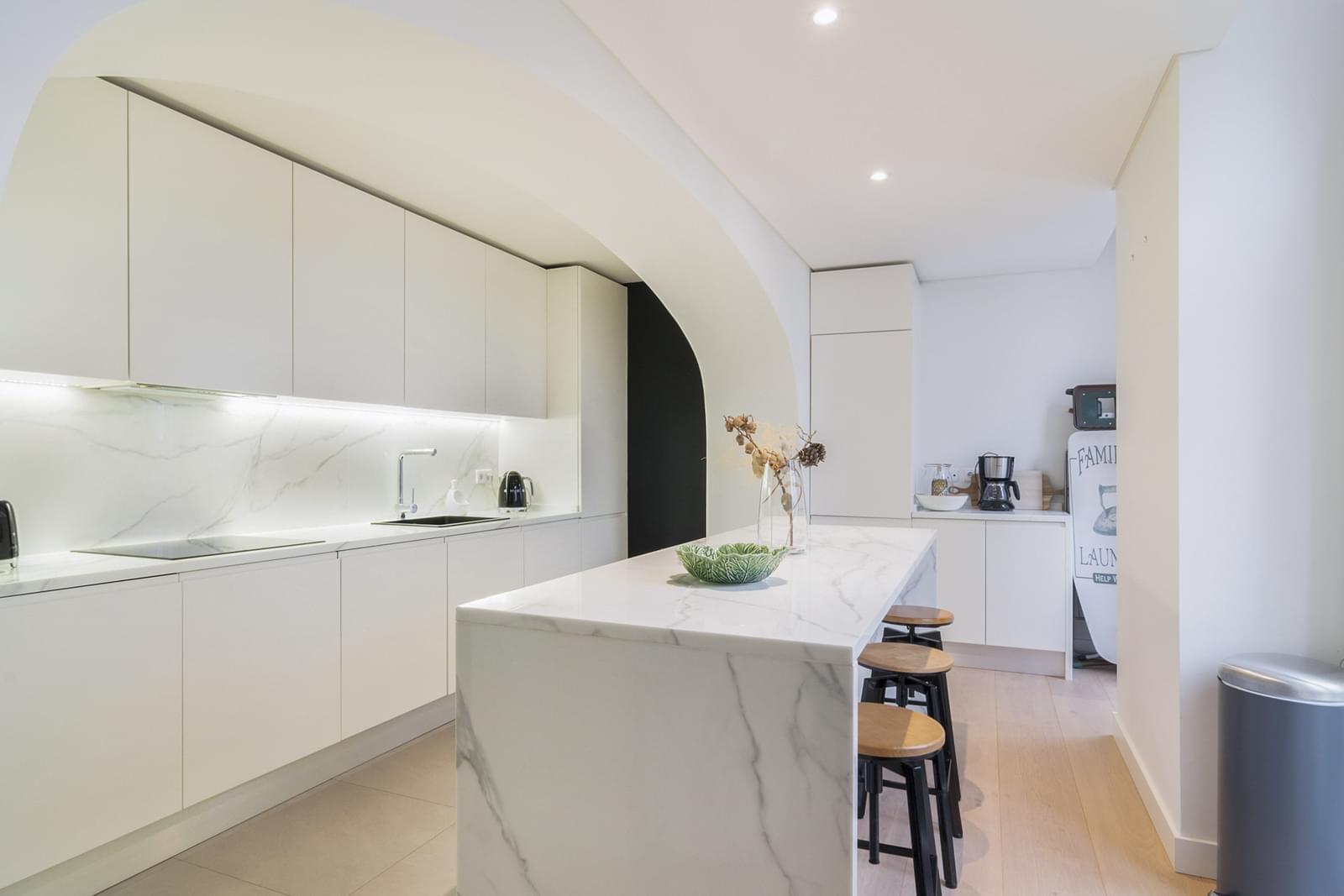 Apartamento T3 com jardim, Campo Mártires da Pátria, Lisboa - Imagem 8