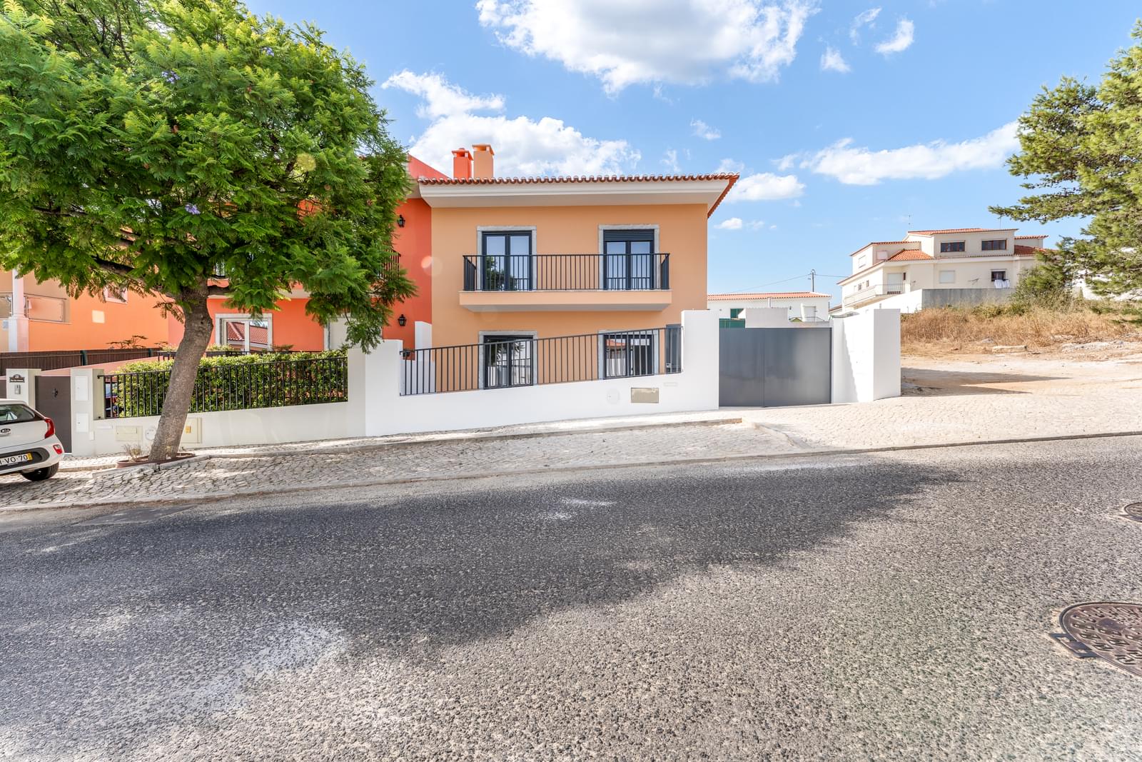 Moradia Geminada T3 + 1 com jardim, Alto dos Gaios, Cascais - Imagem 1