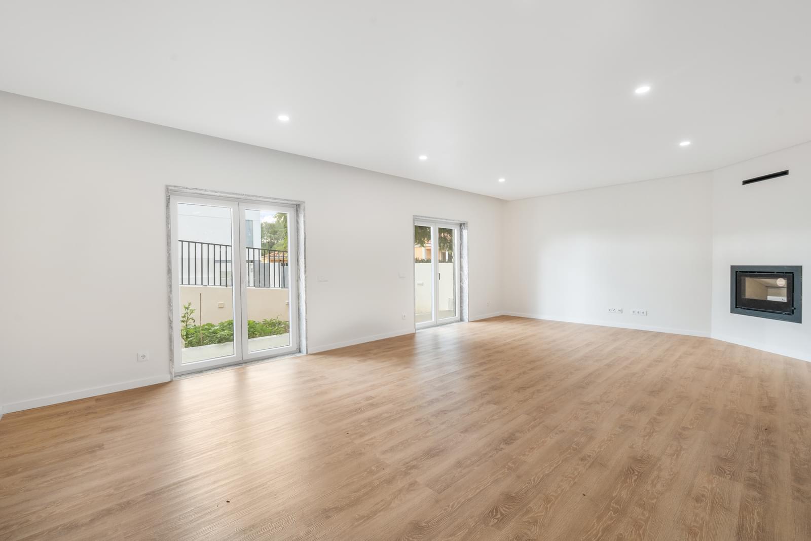 Moradia Geminada T3 + 1 com jardim, Alto dos Gaios, Cascais - Imagem 2