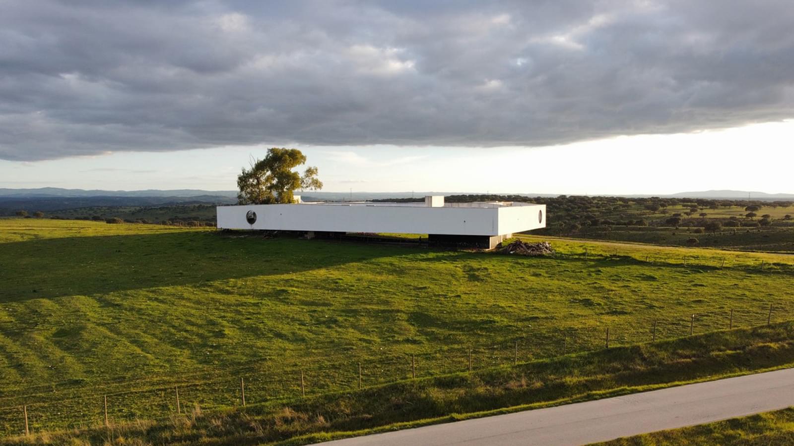 Moradia Isolada T6 com piscina - Imagem 3