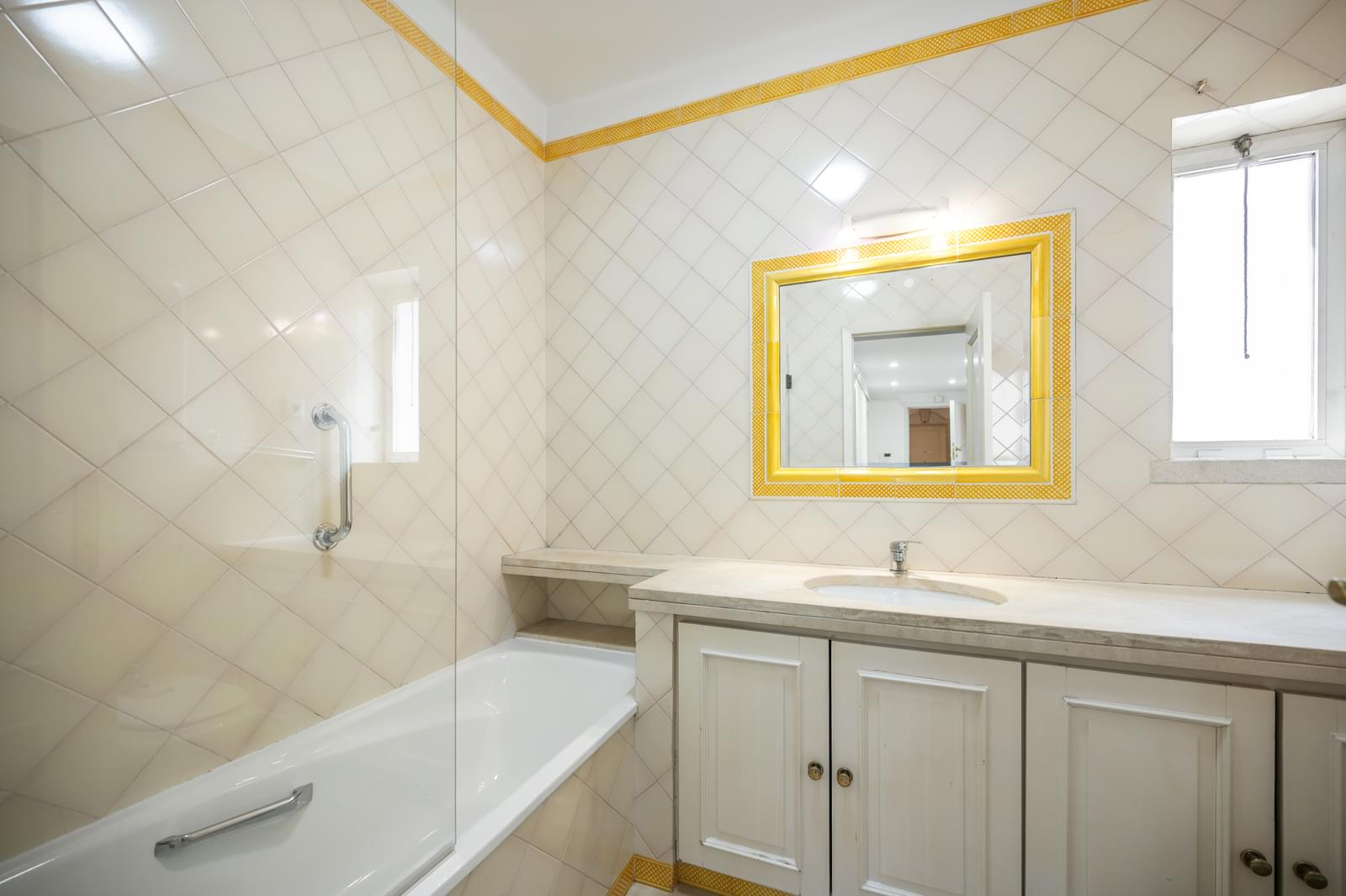 Apartamento T3 com piscina, Cascais - Imagem 22
