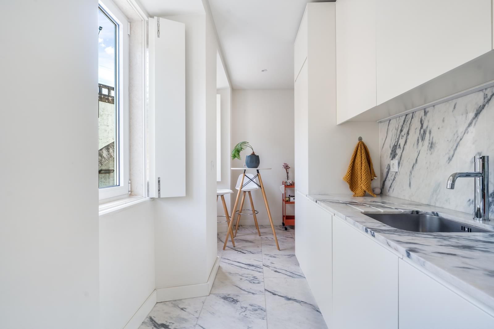 Duplex T2 com varanda, Campolide, Lisboa - Imagem 10