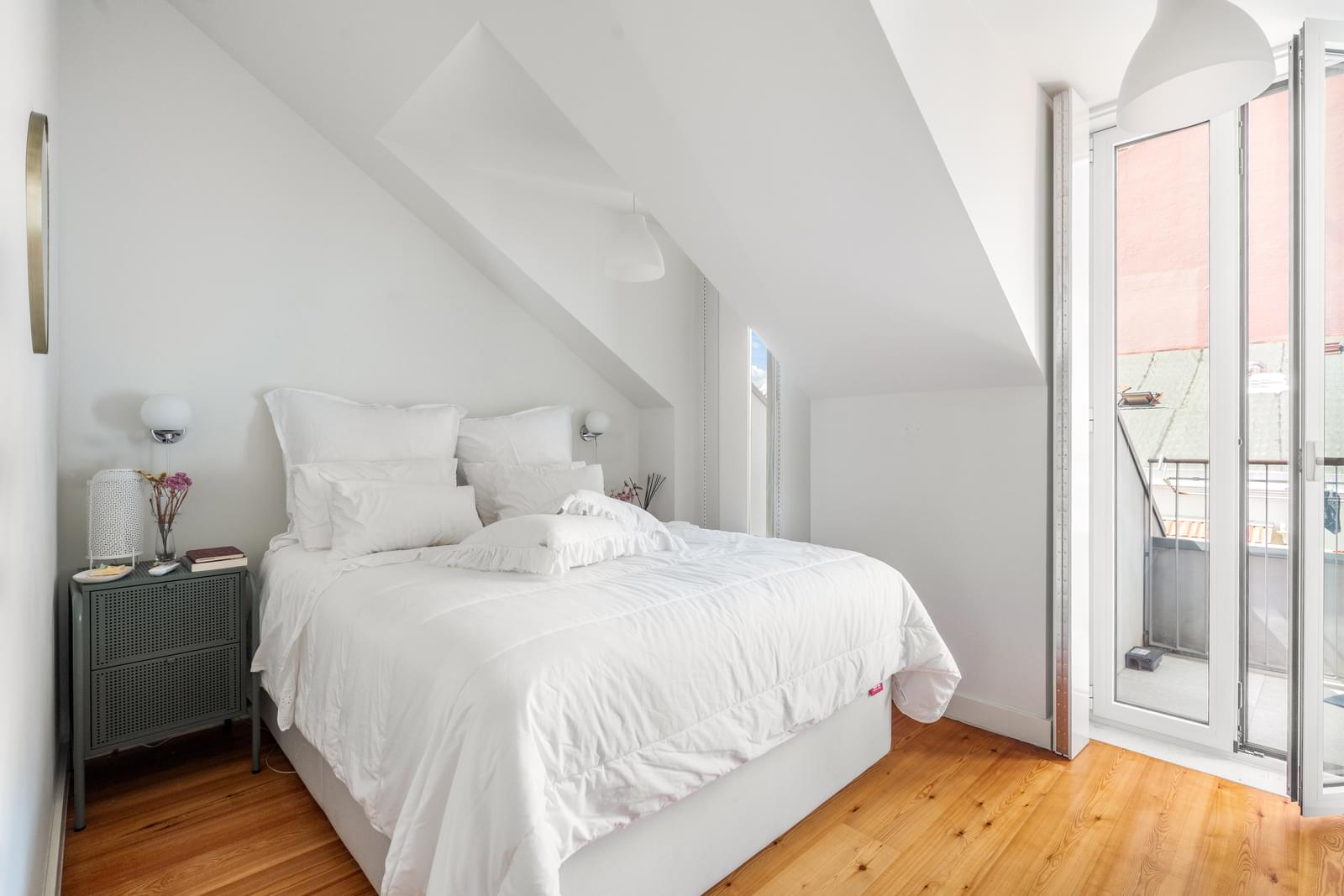 Duplex T2 com varanda, Campolide, Lisboa - Imagem 23