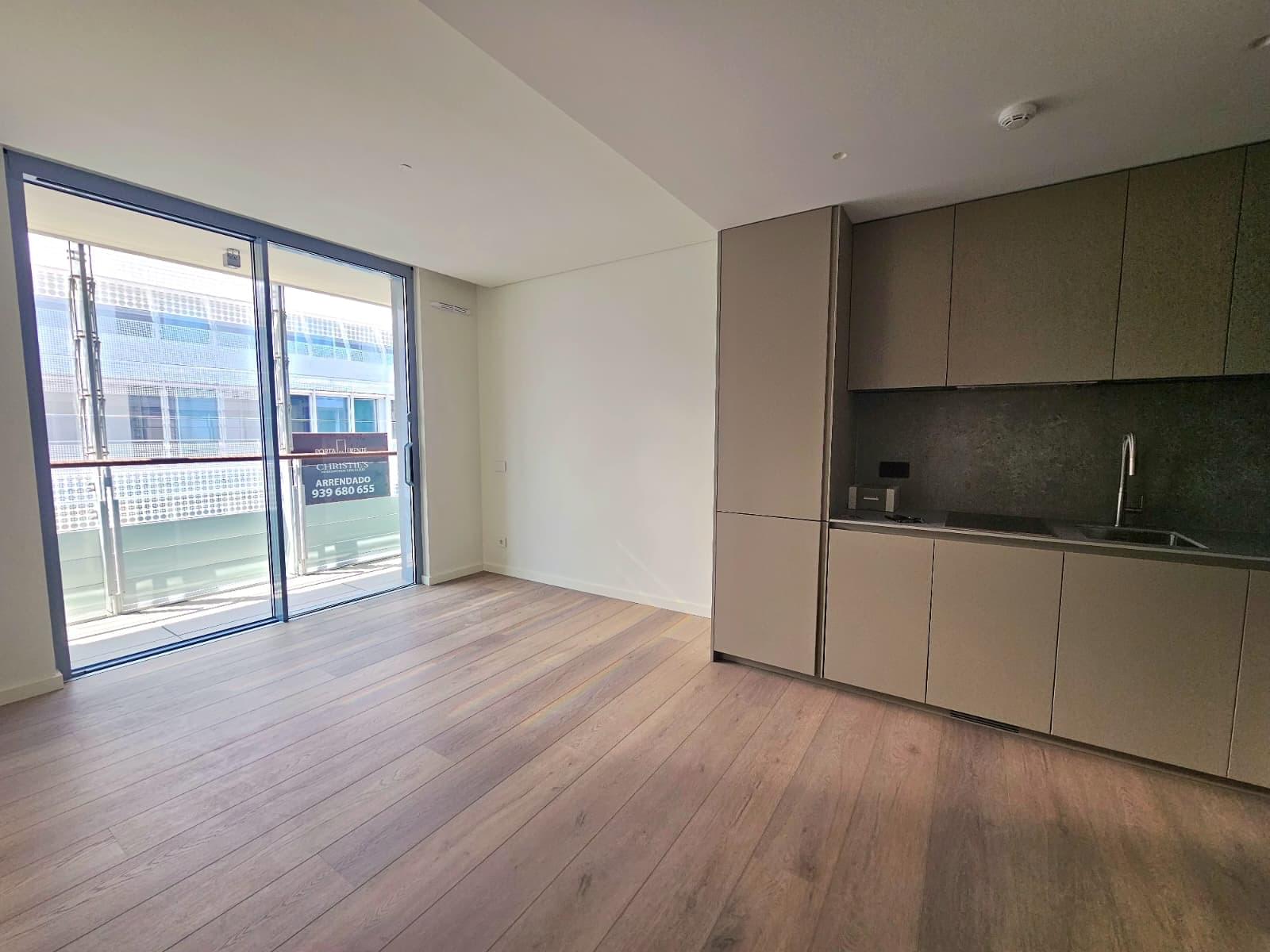 Apartamento T1 com vista, Braço de Prata, Lisboa - Imagem 3