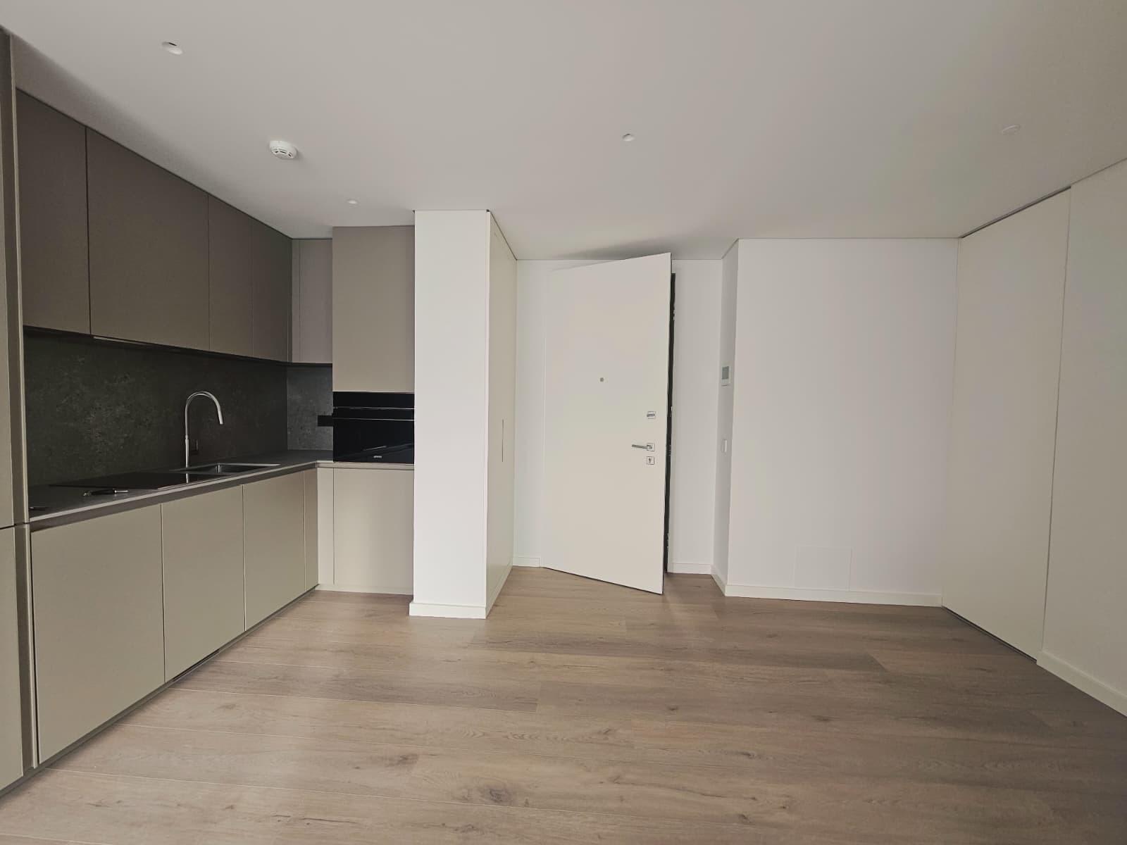 Apartamento T1 com vista, Braço de Prata, Lisboa - Imagem 8