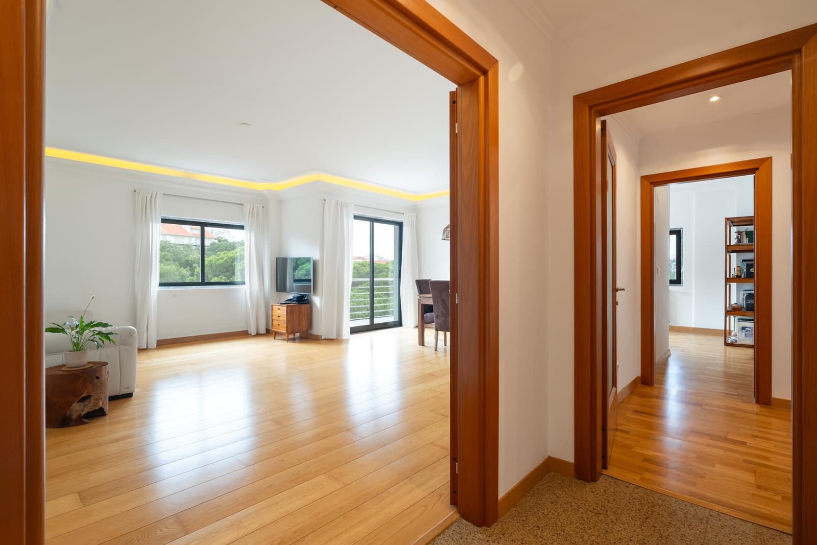 Apartamento T3 com estacionamento, Monte Estoril, Cascais - Imagem 1