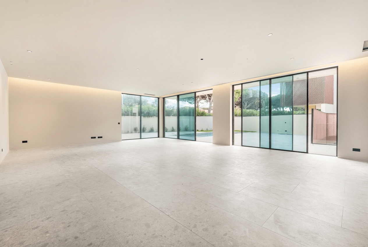 5 Bedroom Villa/Townhouse's Image 9