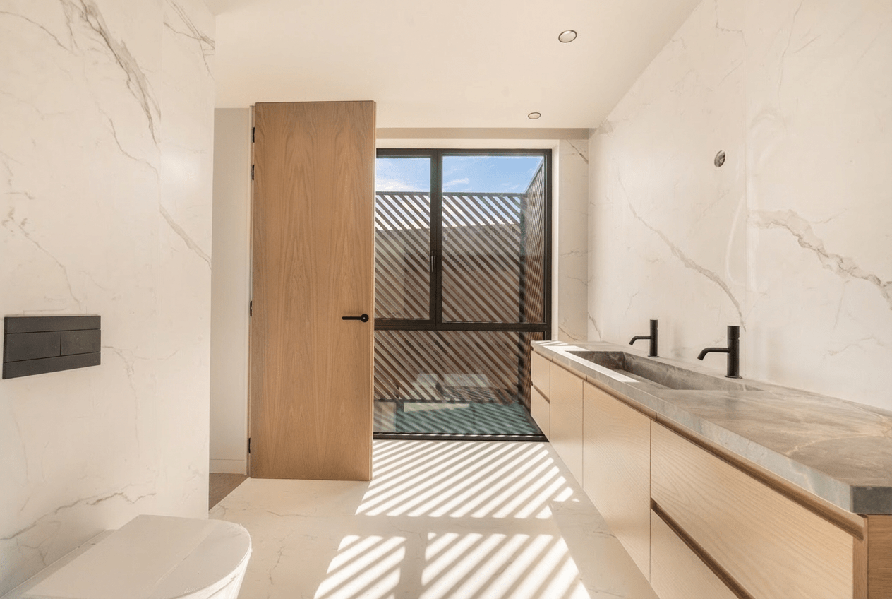 5 Bedroom Villa/Townhouse's Image 35