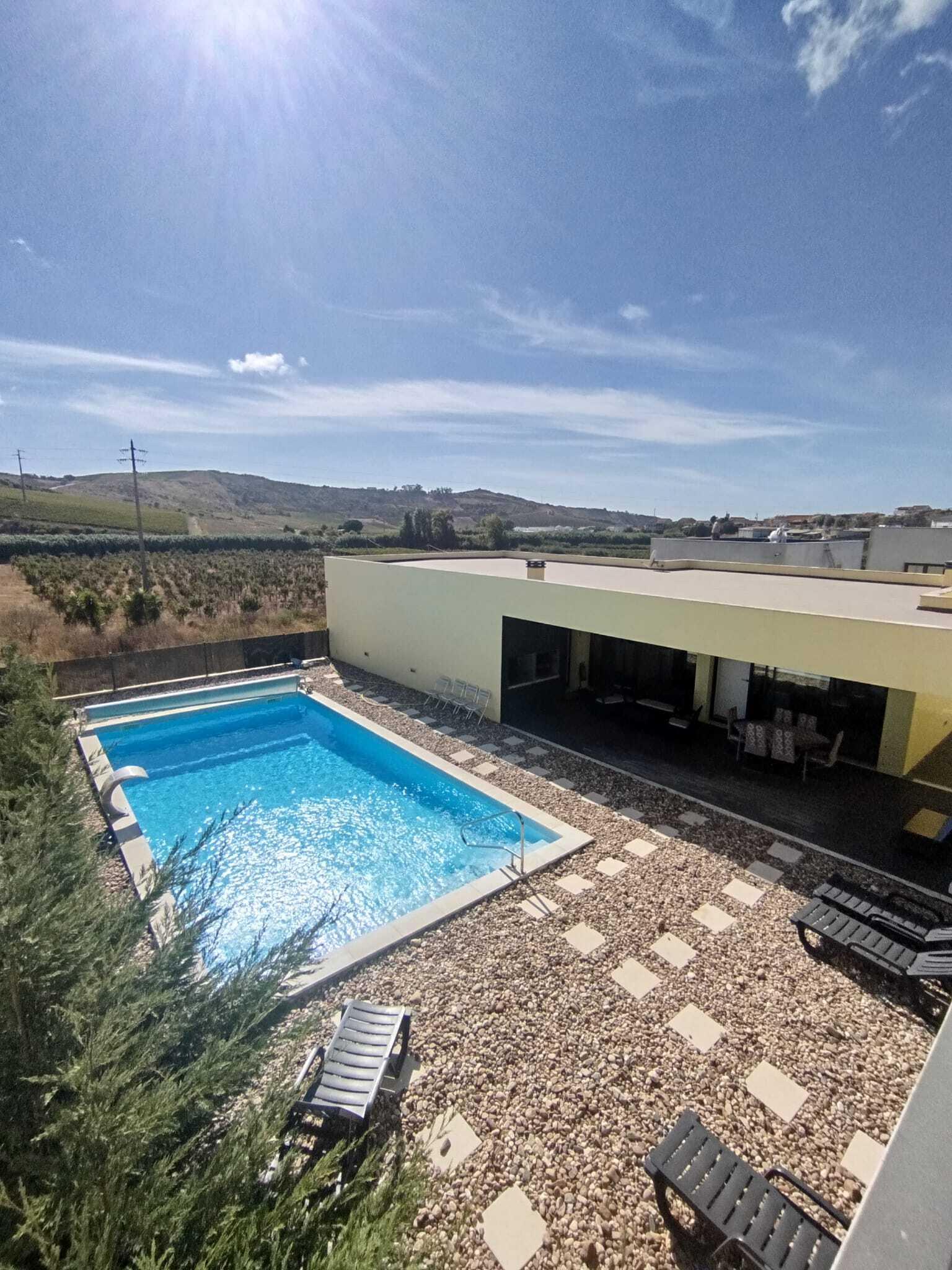 Moradia T4 com piscina, Torres Vedras - Imagem 1
