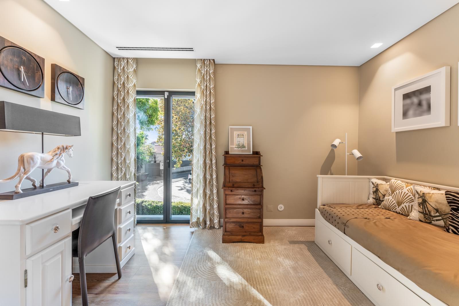 Moradia Isolada T5 com jardim, Estoril, Cascais - Imagem 19