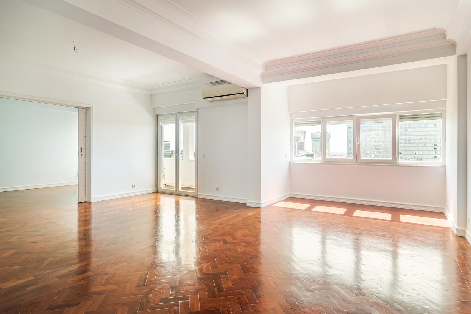 Apartamento T4 com varanda, Amoreiras, Lisboa - Imagem 8