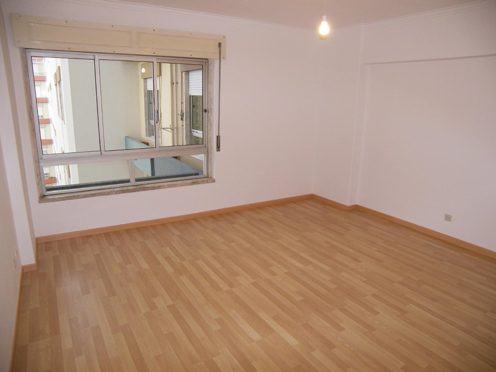 Apartamento T3 com vista, Sintra - Imagem 2