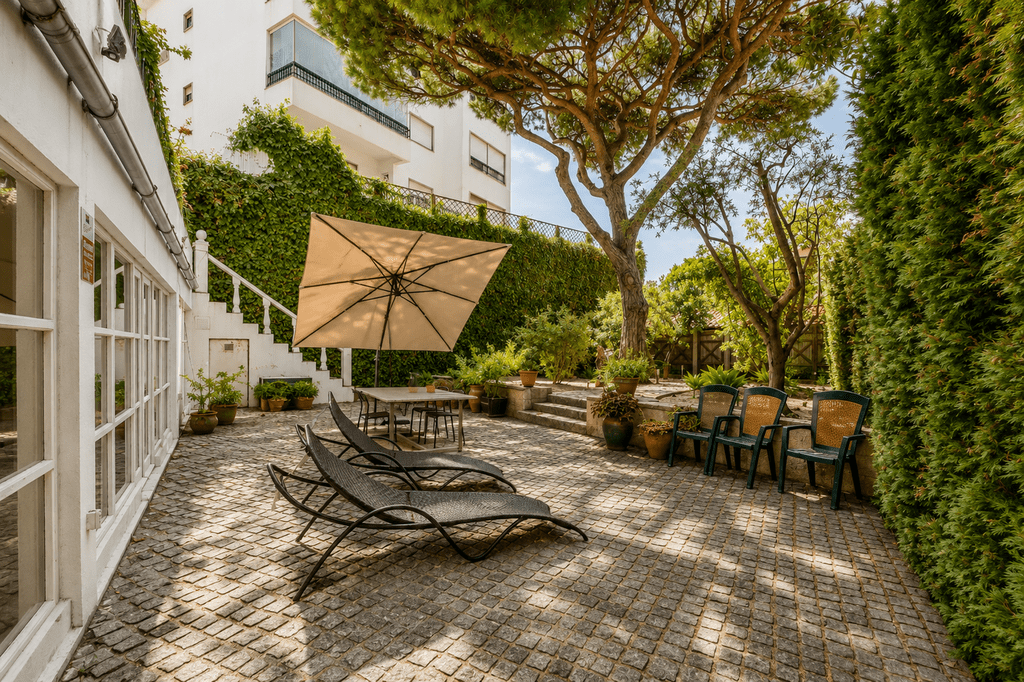 5 Bedroom Detached house with swimming pool, Parede, Cascais