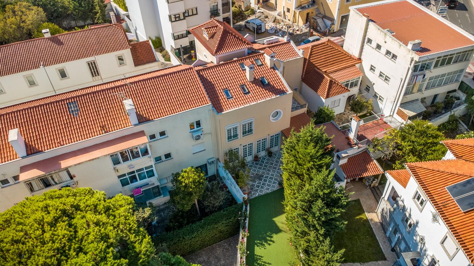 Moradia Geminada T5 com piscina, Parede, Cascais - Imagem 1