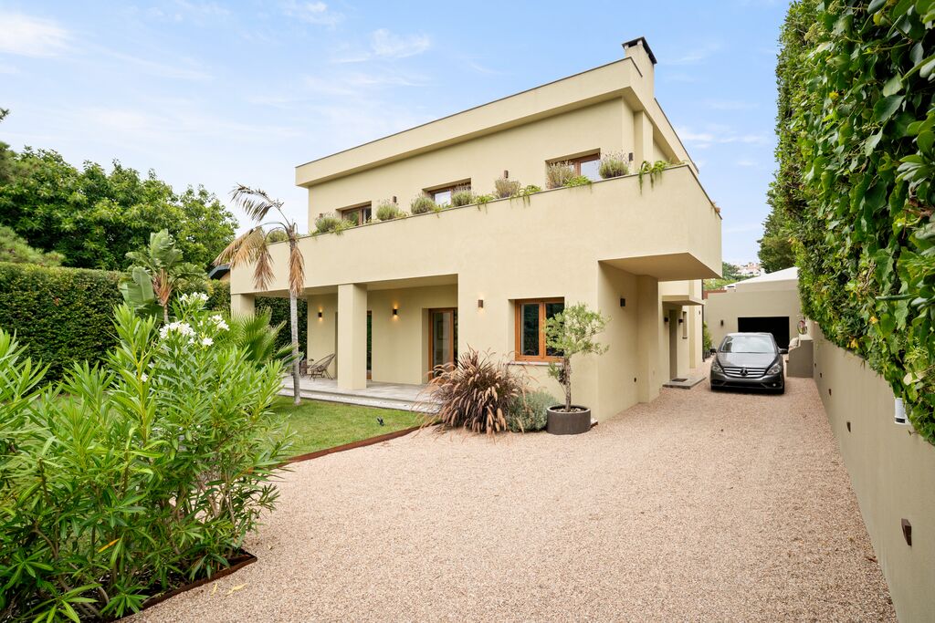 4 Bedroom Detached house with swimming pool, Estoril, Cascais