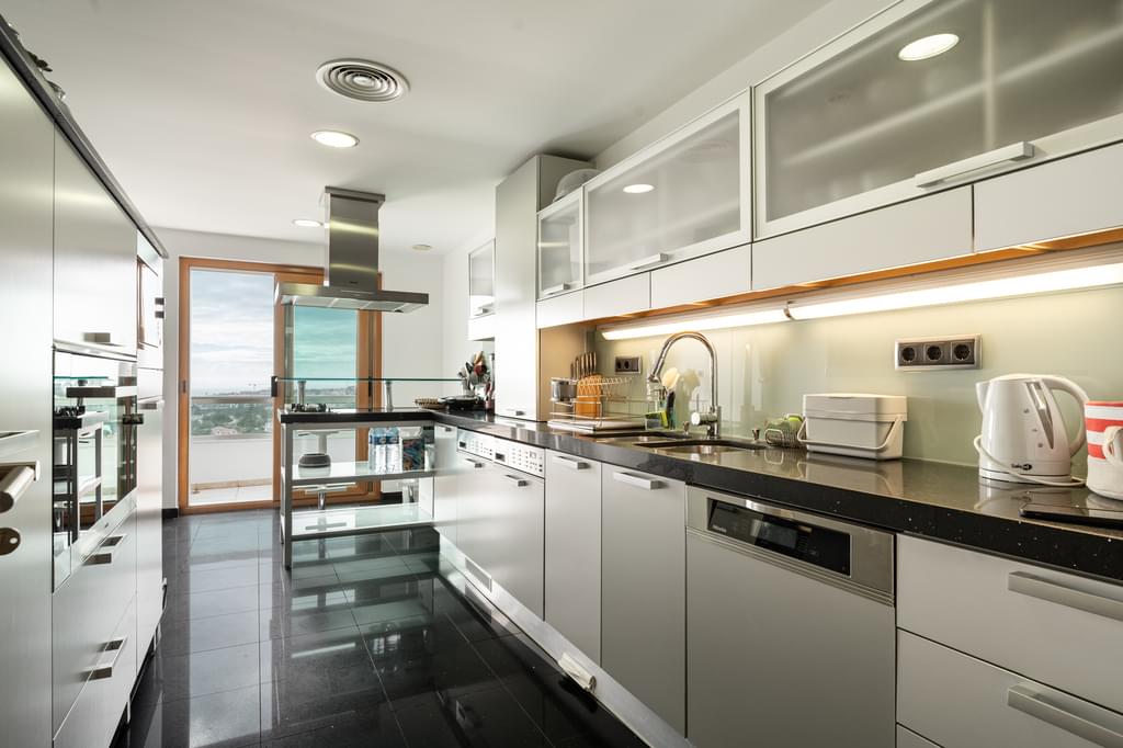 2 Bedroom Apartment with parking, Cascais 3414986821