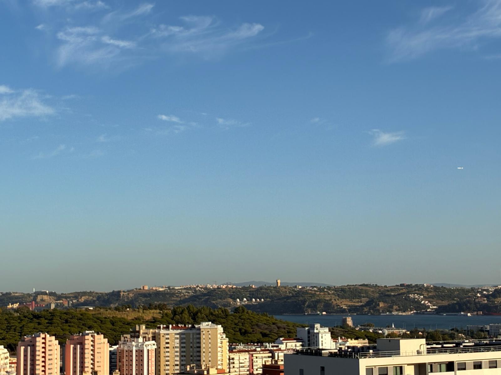 1 Bedroom Apartment with swimming pool, Miraflores, Oeiras - Image 16
