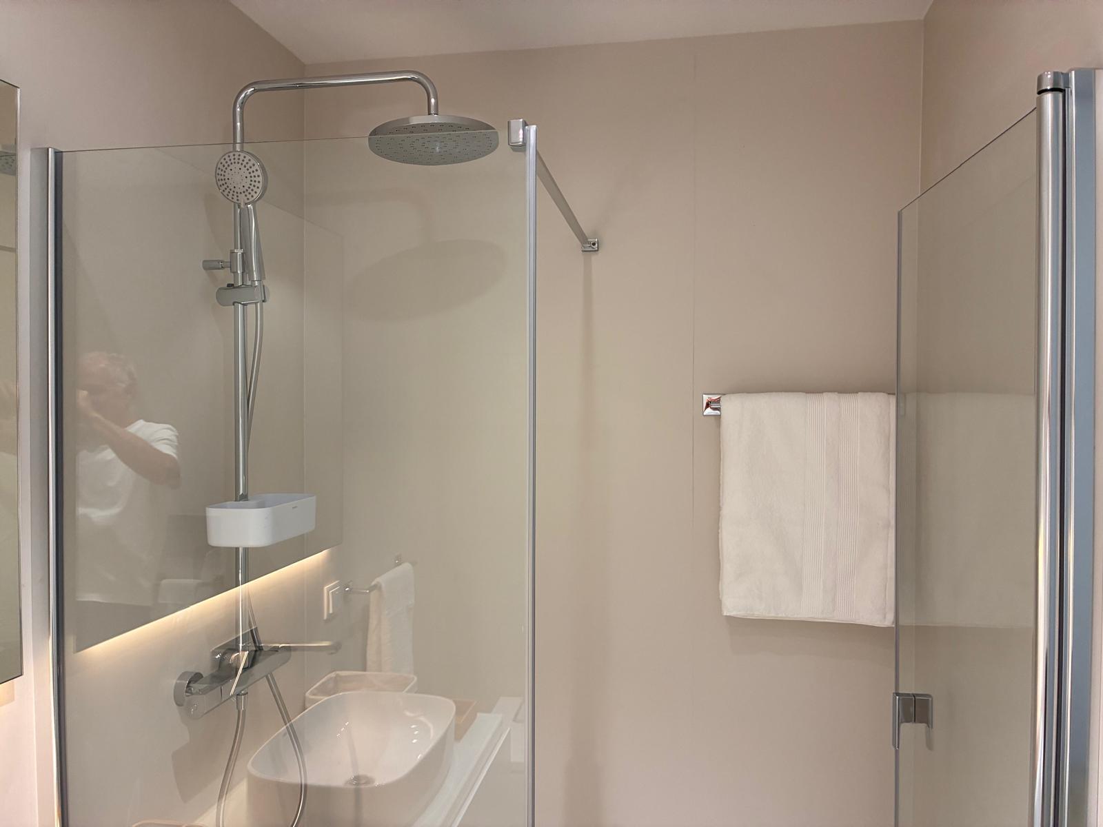 1 Bedroom Apartment with swimming pool, Miraflores, Oeiras - Image 14