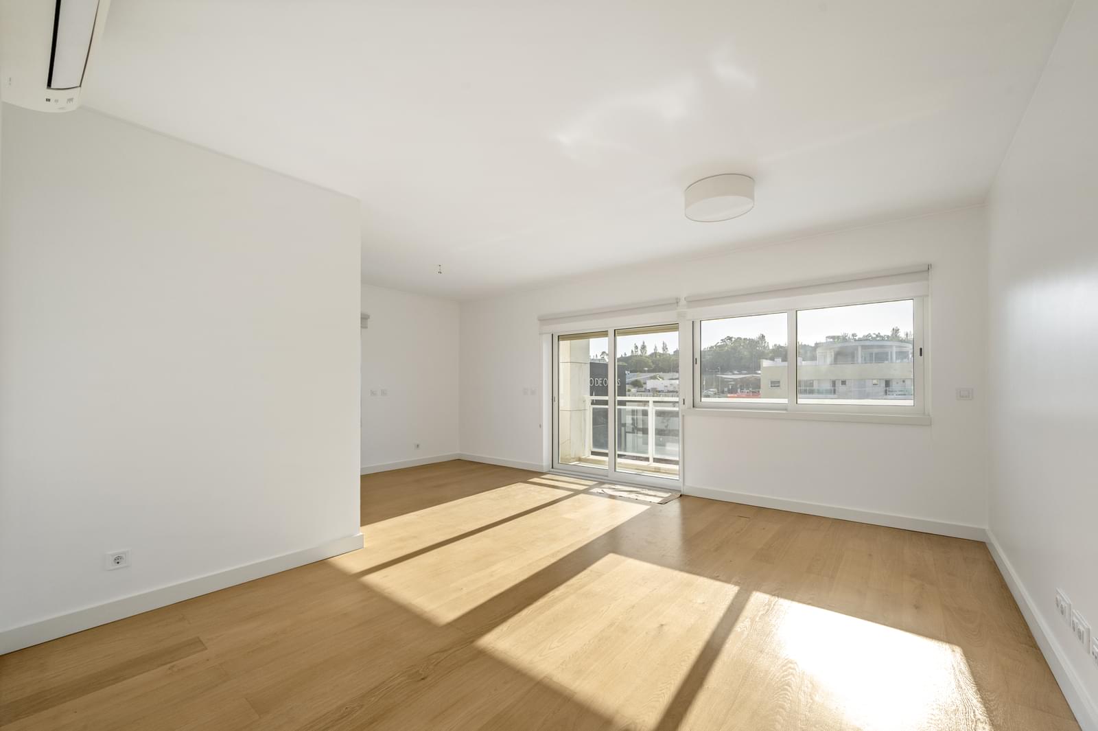 Apartamento T1 com estacionamento, Fórum Oeiras, Oeiras - Imagem 2