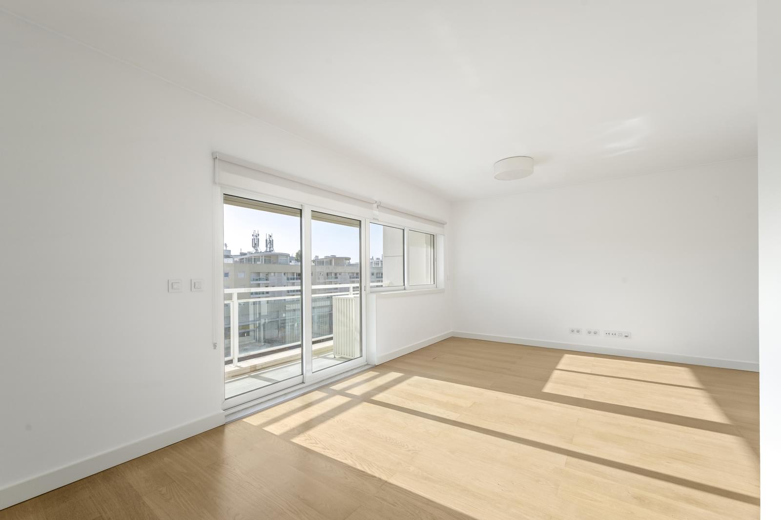 Apartamento T1 com estacionamento, Fórum Oeiras, Oeiras - Imagem 3