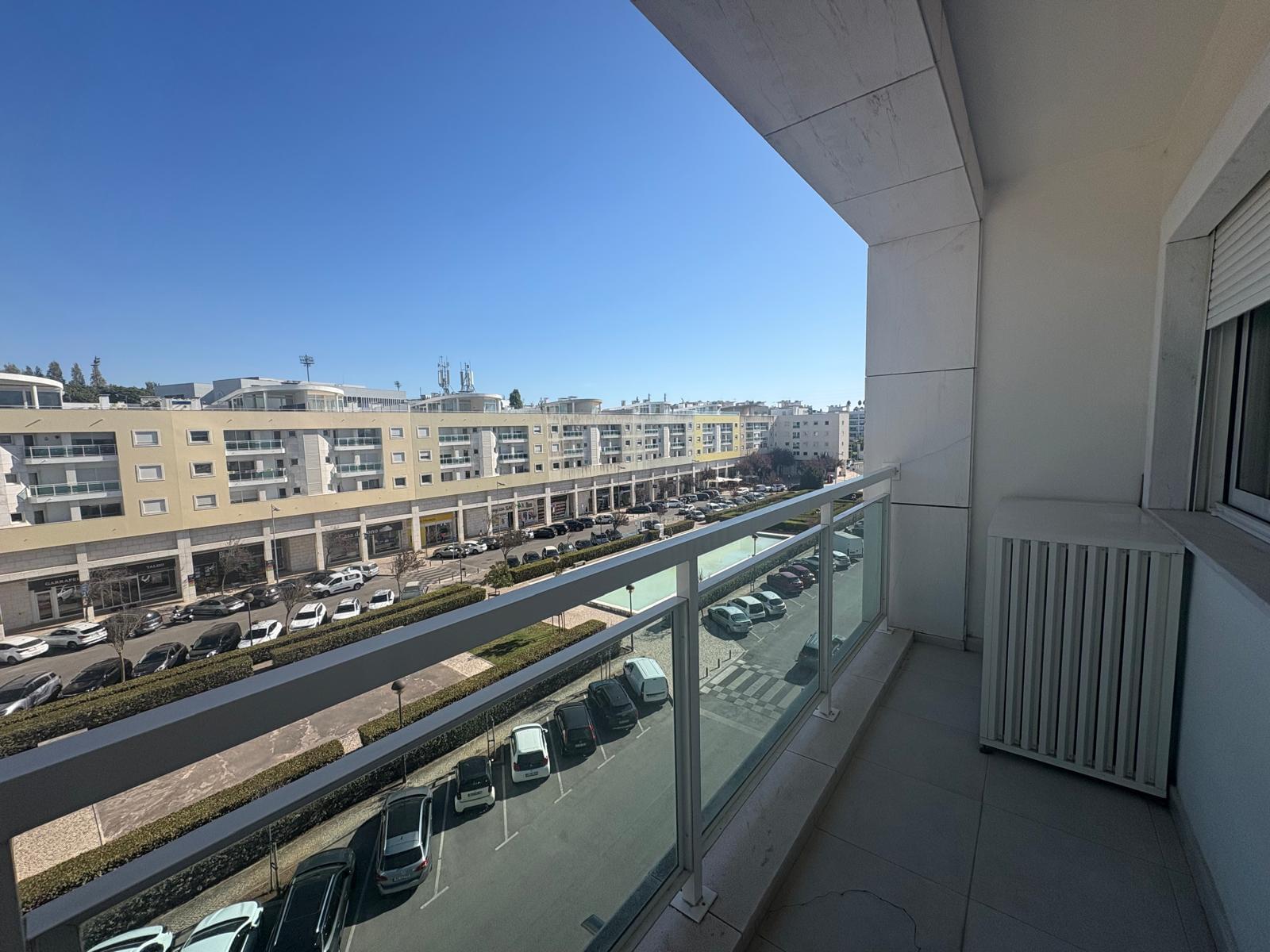 Apartamento T1 com varanda, Fórum Oeiras, Oeiras - Imagem 2