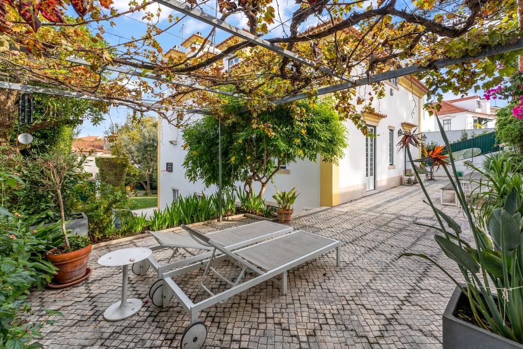 5 Bedroom House with garden, Monte Estoril, Cascais 1237090732