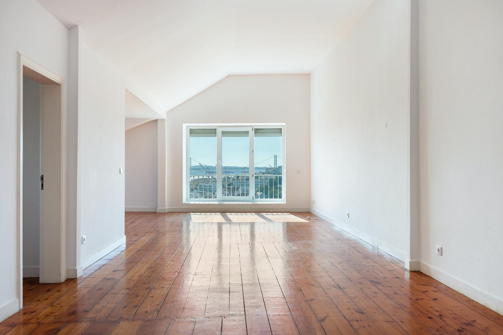 2 Bedroom Apartment/Flat's Image 3