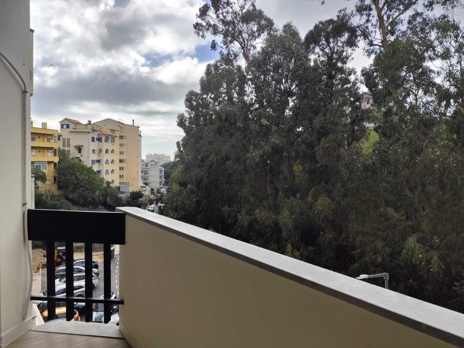 Apartamento T2 com varanda, Monte Estoril, Cascais - Imagem 1