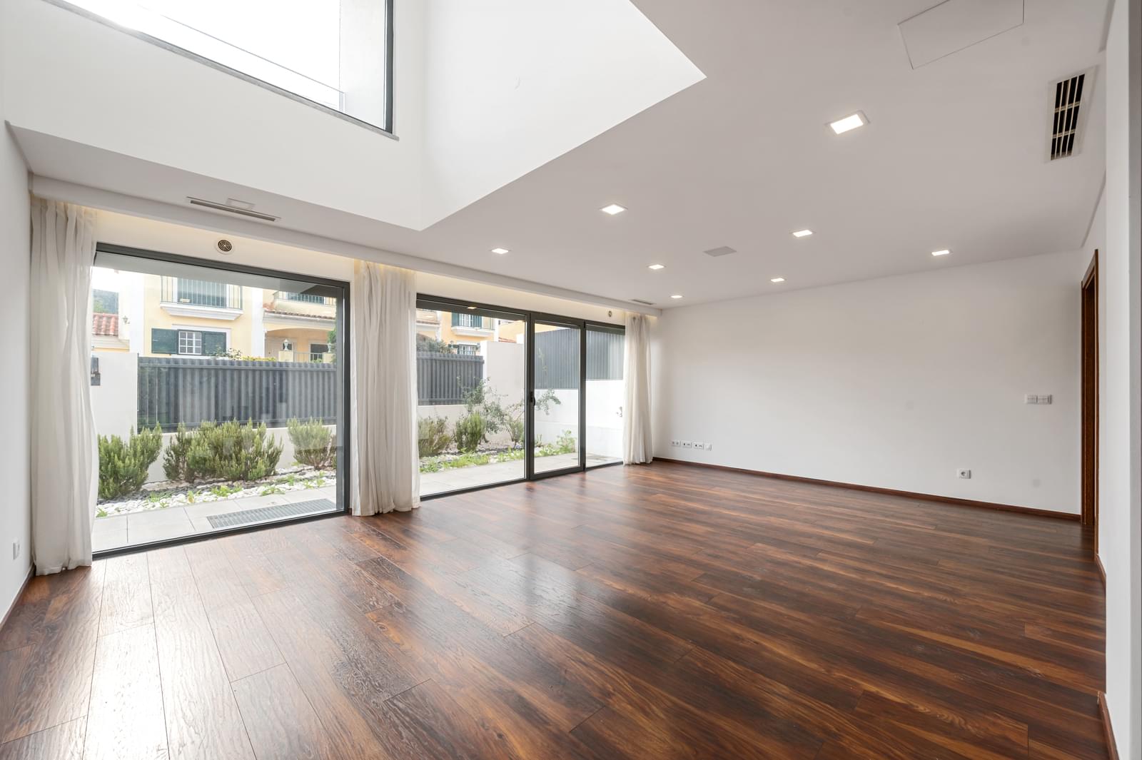 Moradia T3 + 1 com estacionamento, Atiba, Cascais - Imagem 2