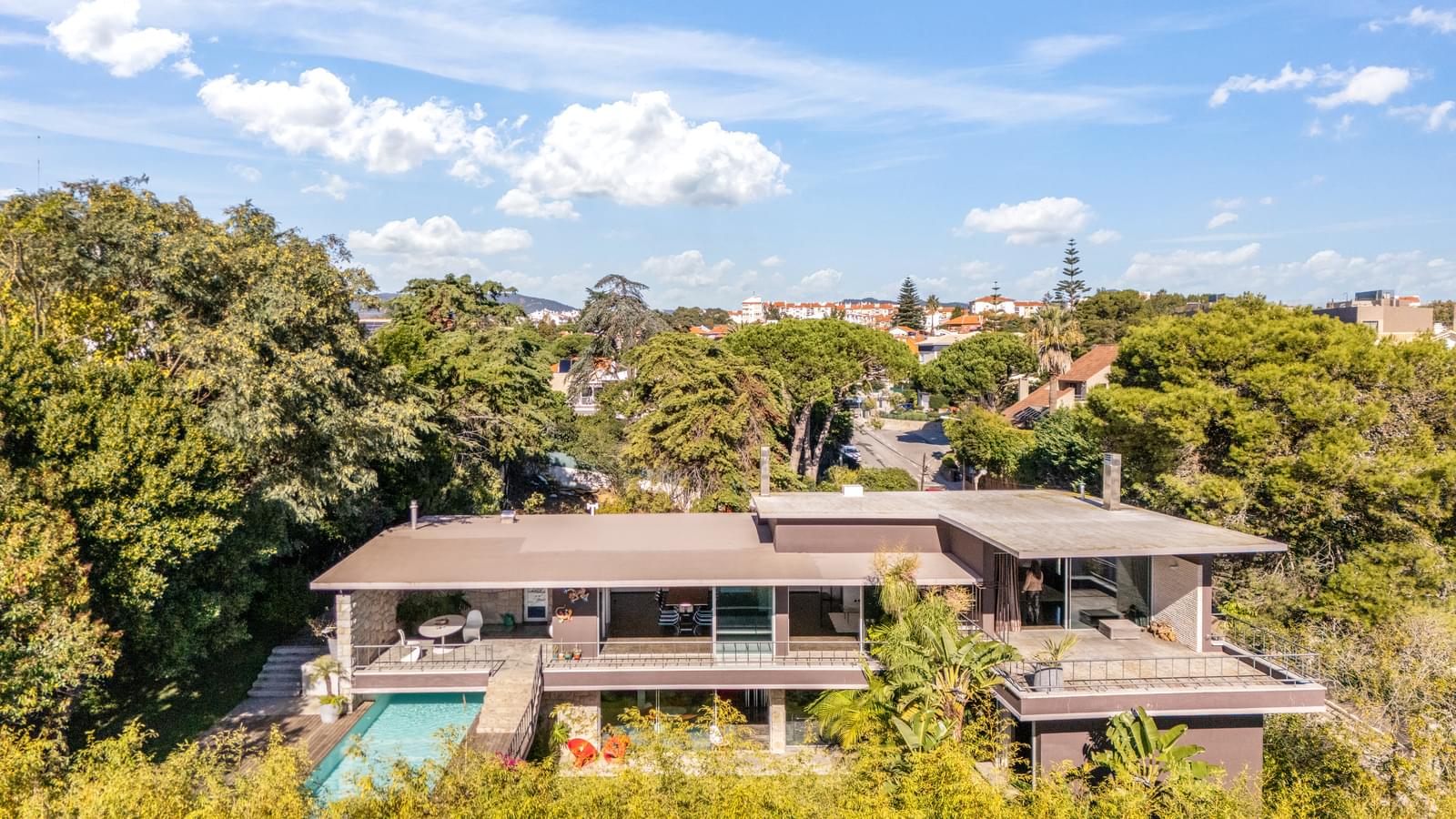 6 Bedroom Villa/Townhouse's Image 8