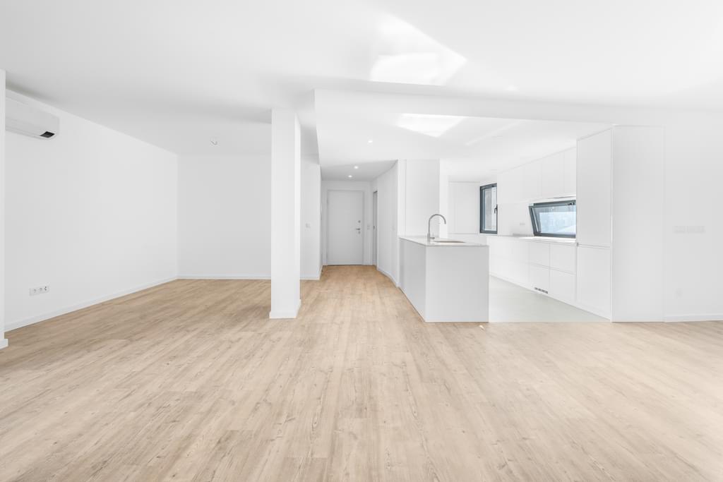 3 Bedroom Apartment with parking, Odivelas 256149291