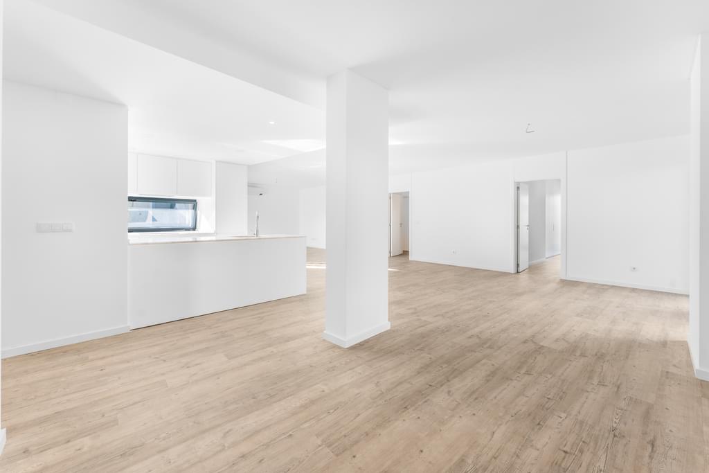 3 Bedroom Apartment with parking, Odivelas 256149291