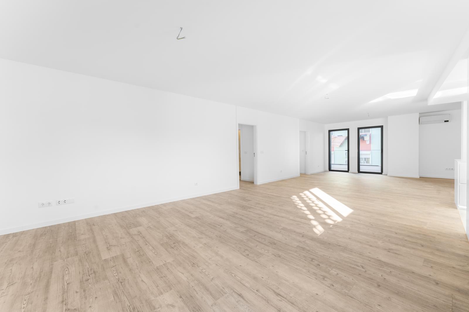 Apartamento T3 com estacionamento, Odivelas - Imagem 2