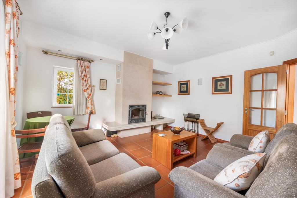 3 Bedroom Detached house with garden, Aroeira, Almada 2390112290