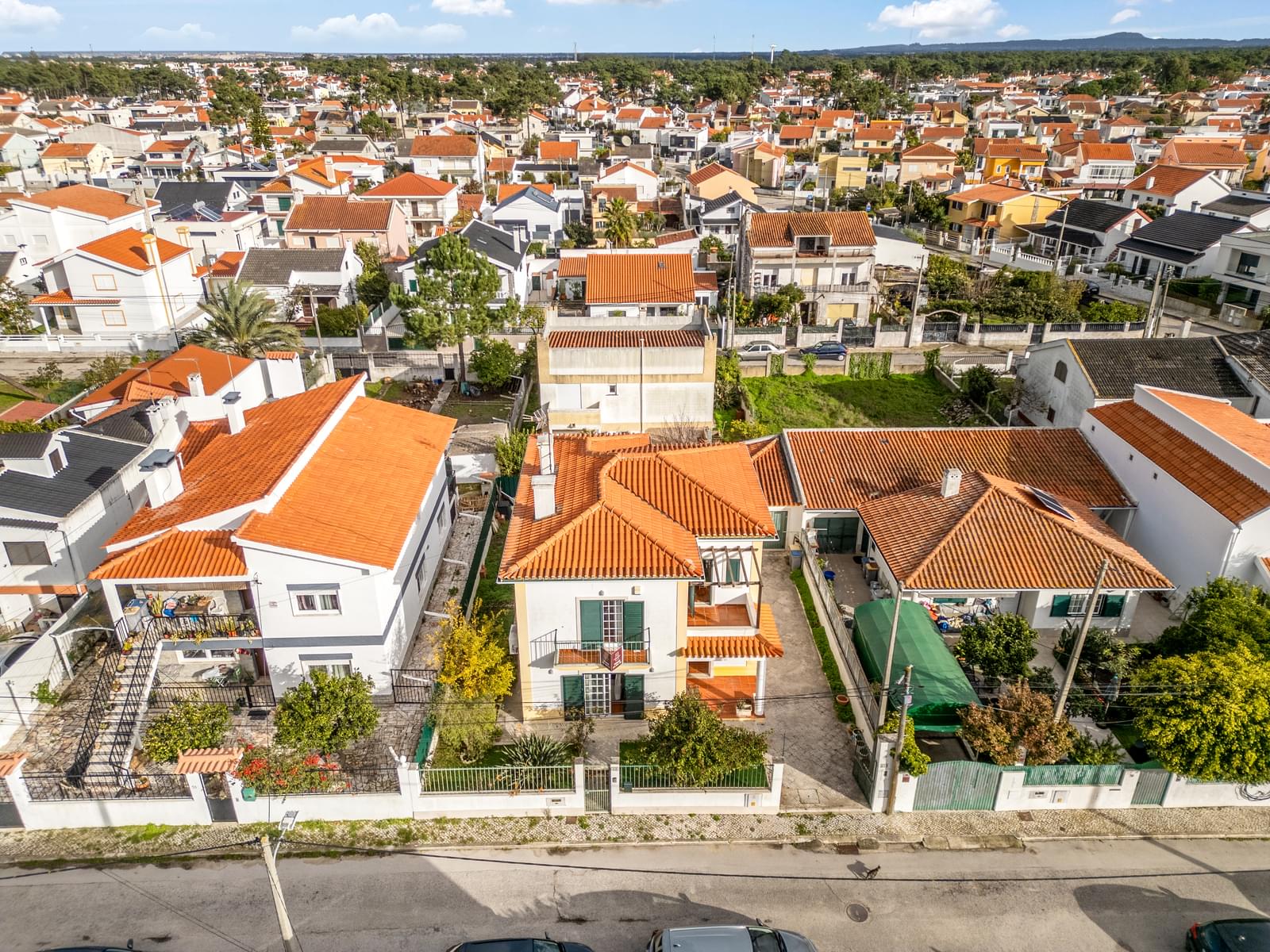 Moradia Isolada T3 com jardim, Aroeira, Almada - Imagem 3