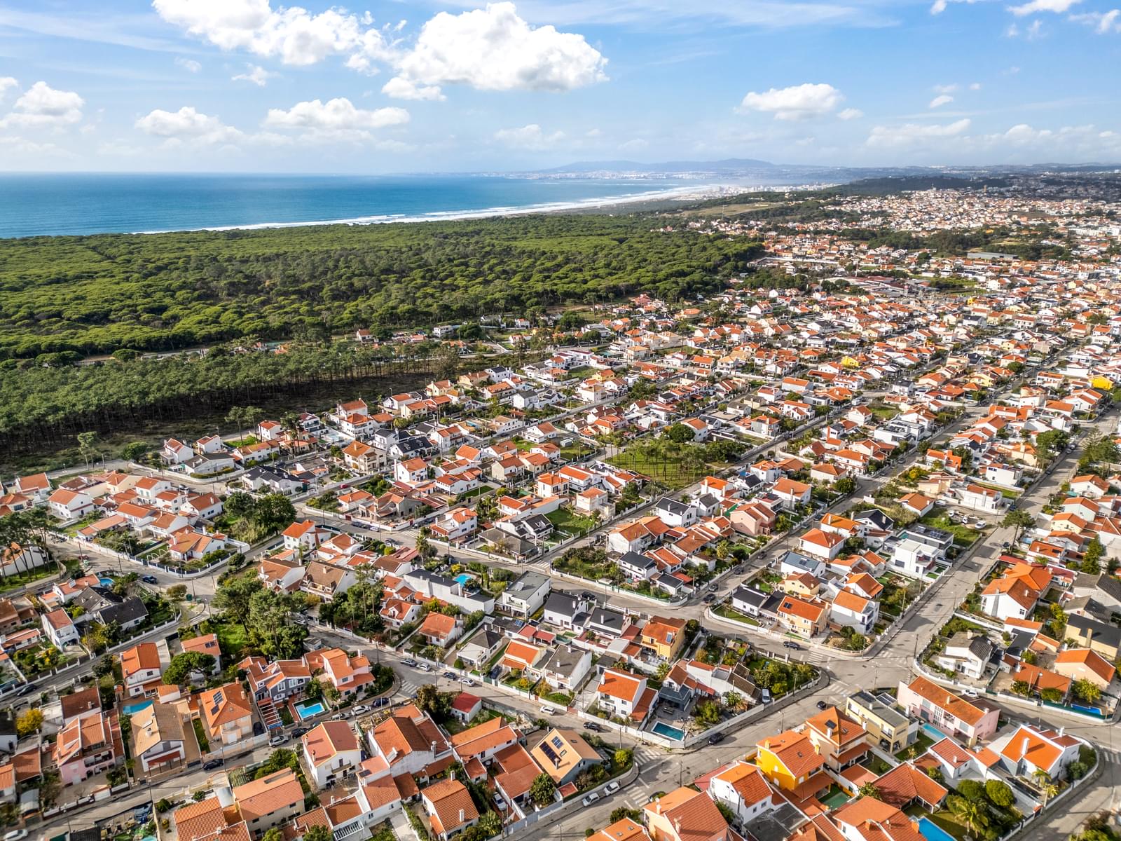 Moradia Isolada T3 com jardim, Aroeira, Almada - Imagem 34