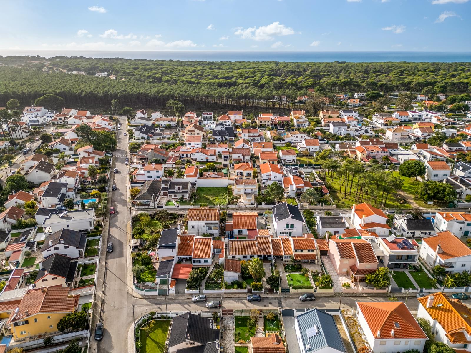 Moradia Isolada T3 com jardim, Aroeira, Almada - Imagem 35