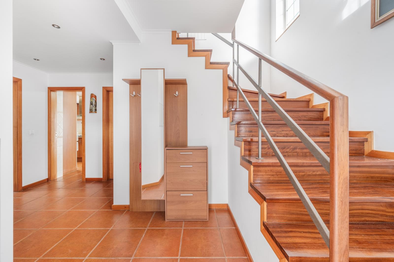 Moradia Isolada T3 com jardim, Aroeira, Almada - Imagem 13