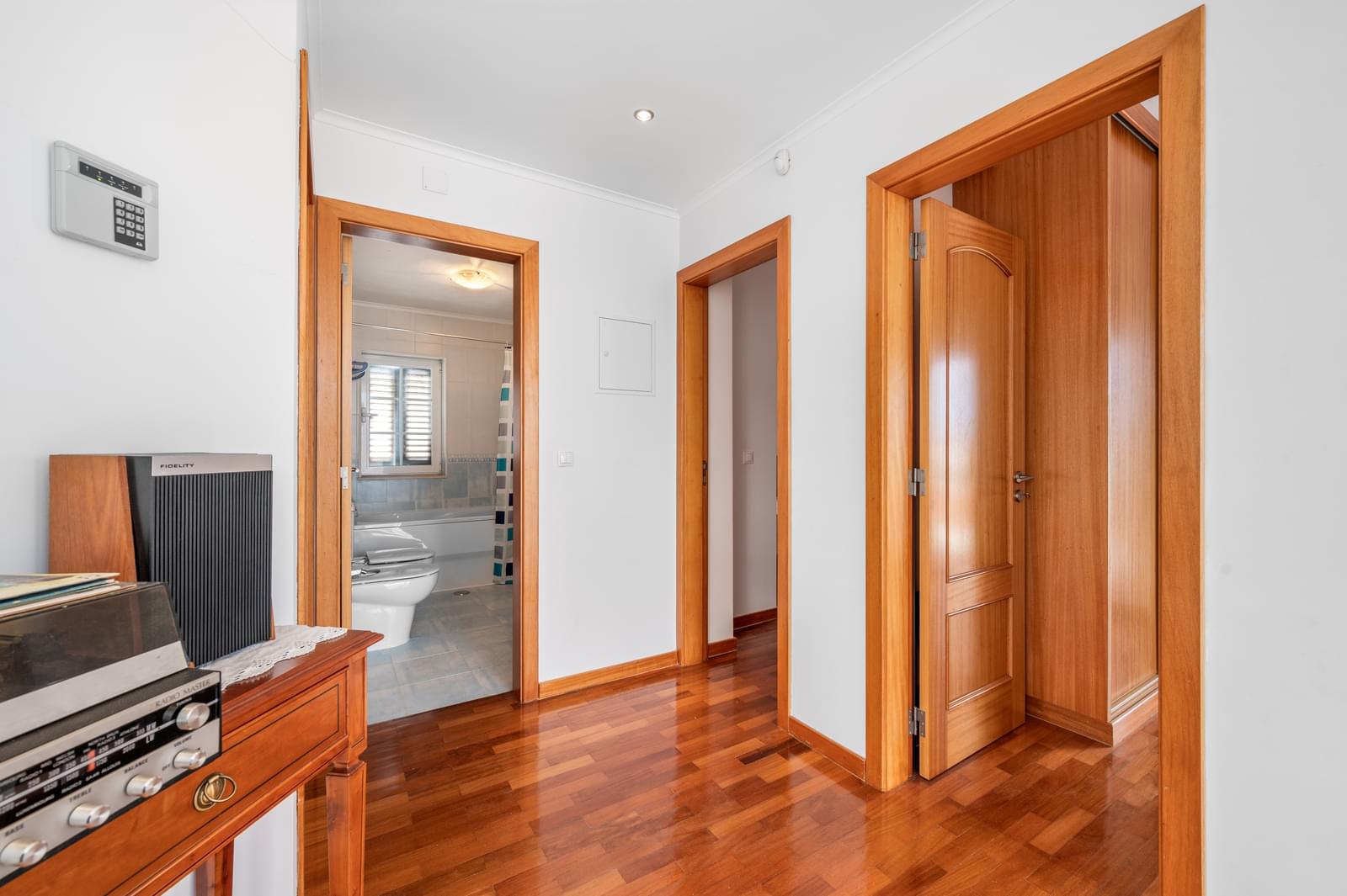 Moradia Isolada T3 com jardim, Aroeira, Almada - Imagem 23