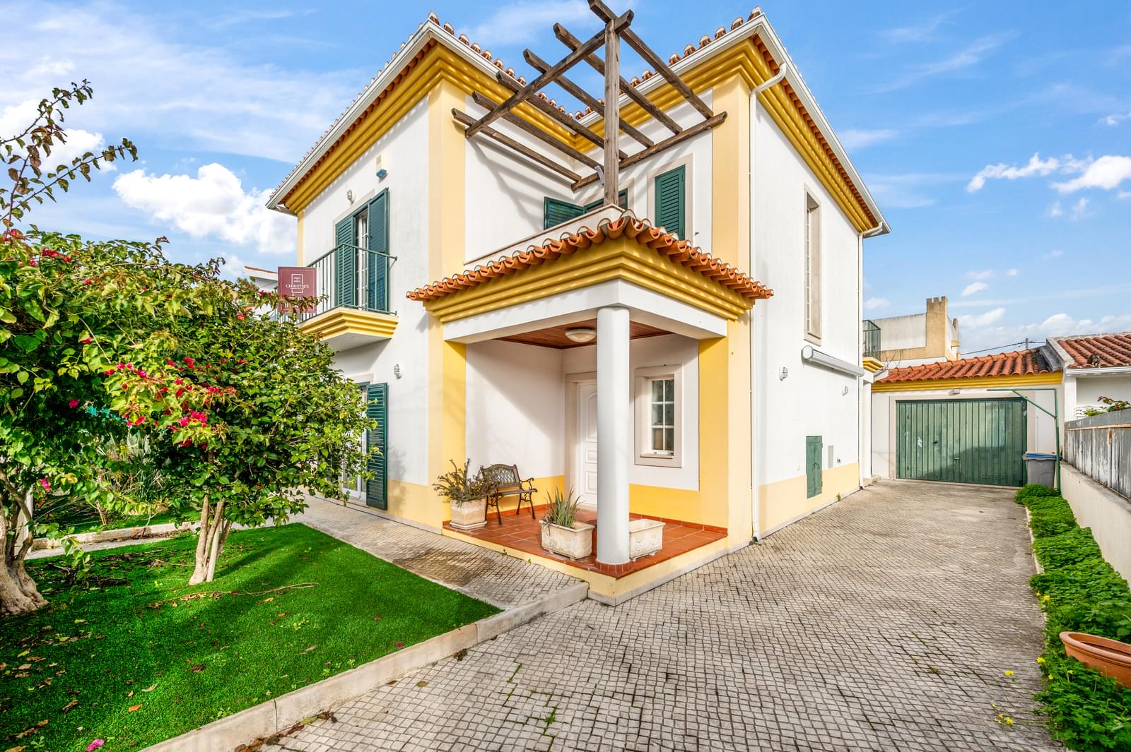 Moradia Isolada T3 com jardim, Aroeira, Almada - Imagem 27