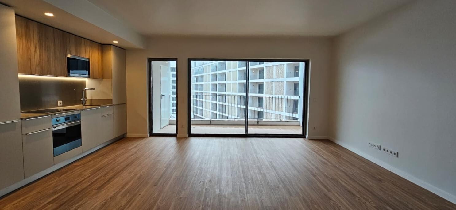 Apartamento T3 com piscina, Santo António dos Cavaleiros, Loures - Imagem 2