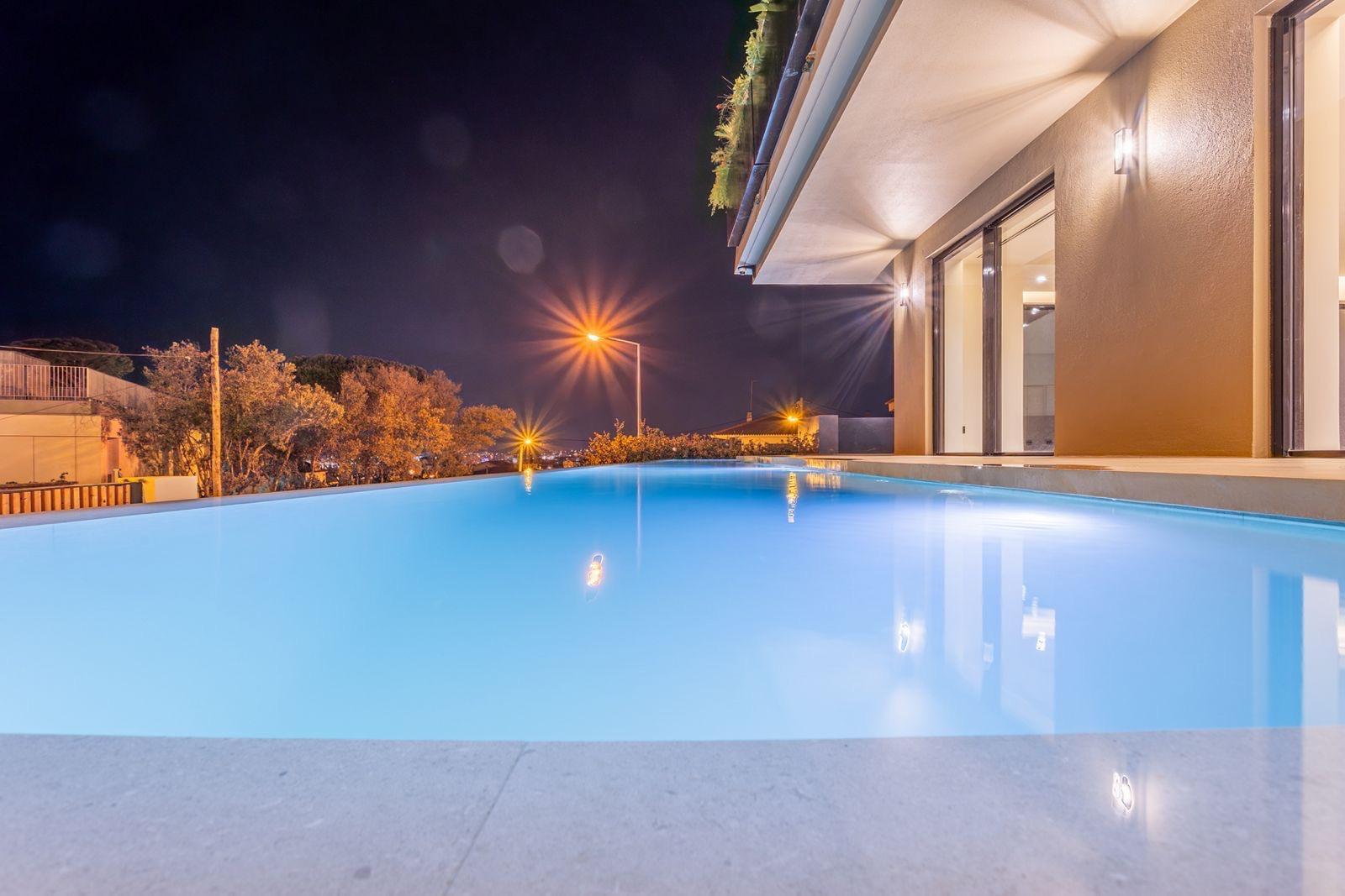 4 Bedroom Villa/Townhouse's Image 6